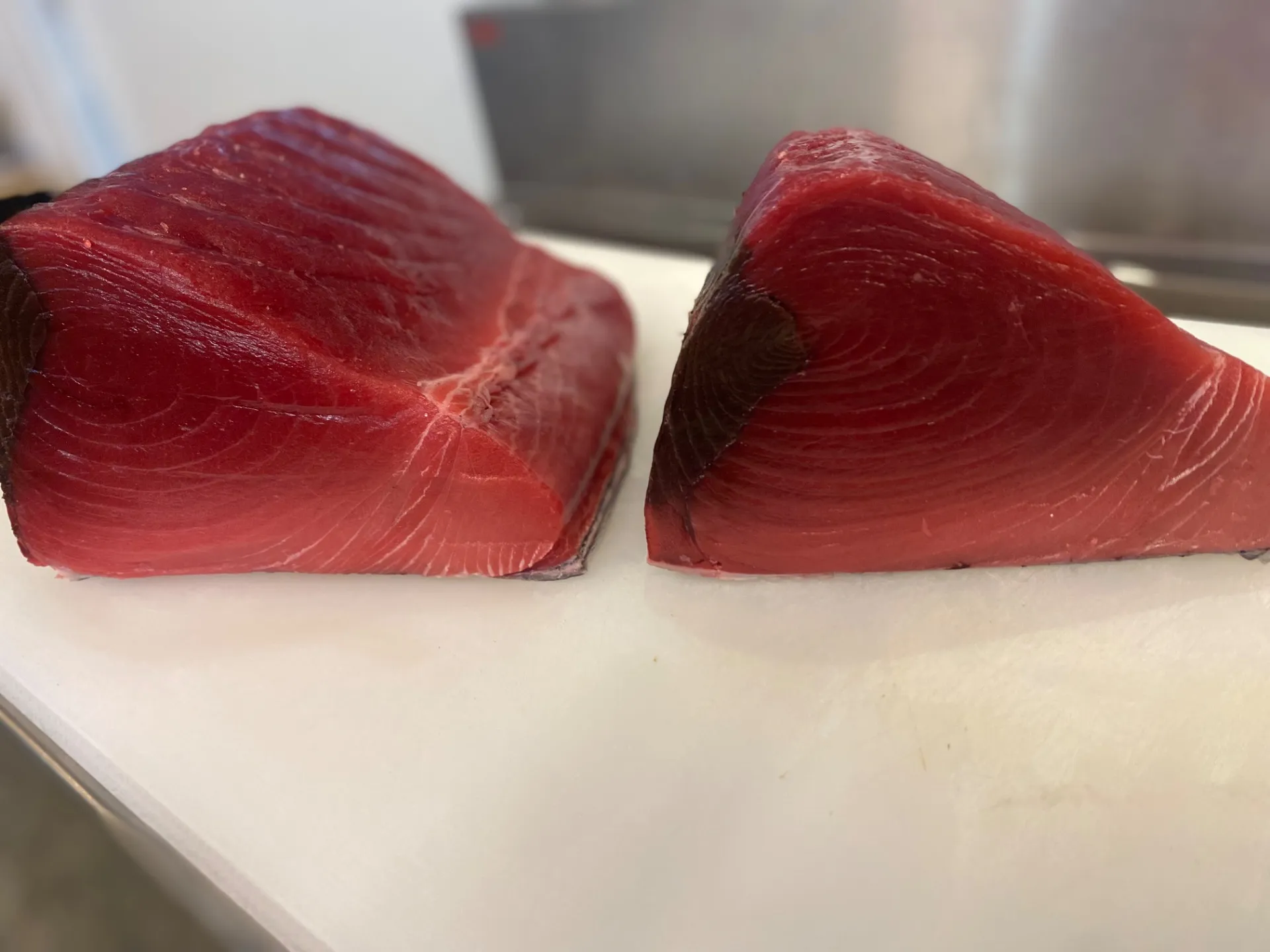 新鮮生本マグロ仕入れました！